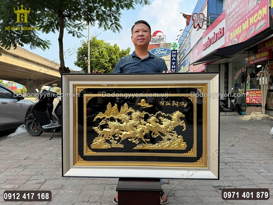 Tranh c&oacute; khổ vừa phải, th&iacute;ch hợp treo trang tr&iacute; trong mọi kh&ocirc;ng gian sống
